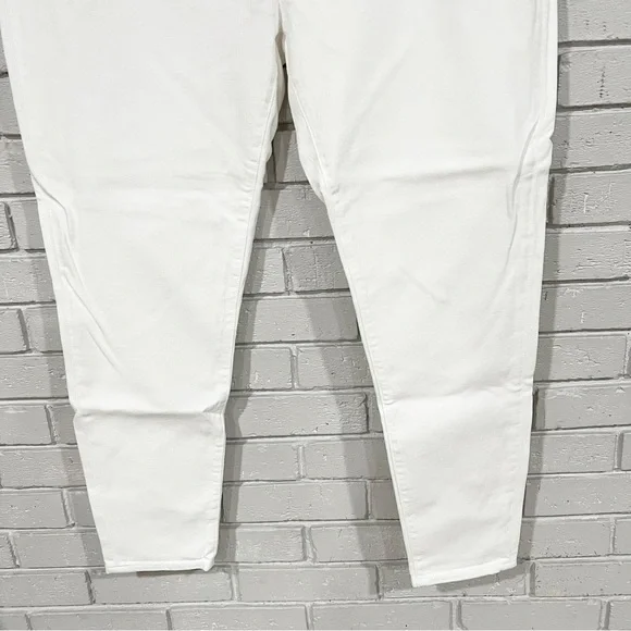 Women's White Curvy Toothpick Jean